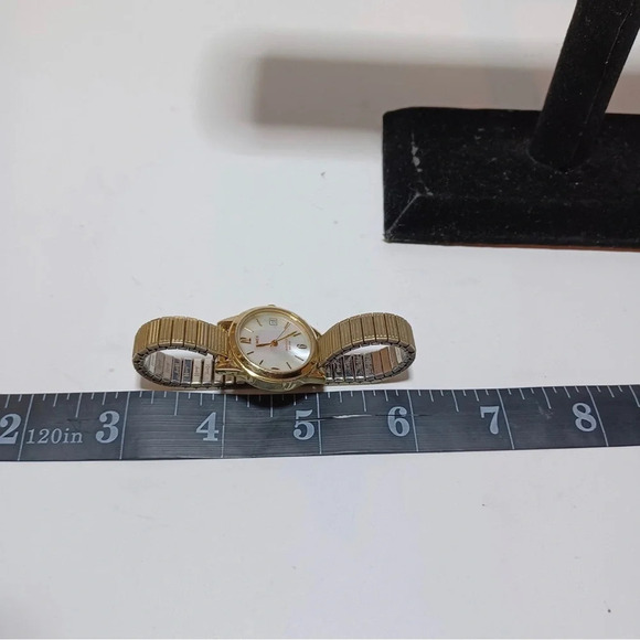 Womens TIMEX INDIGLO MOP WR30M GOLD TONE - NEW battery L1 - Picture 5 of 6